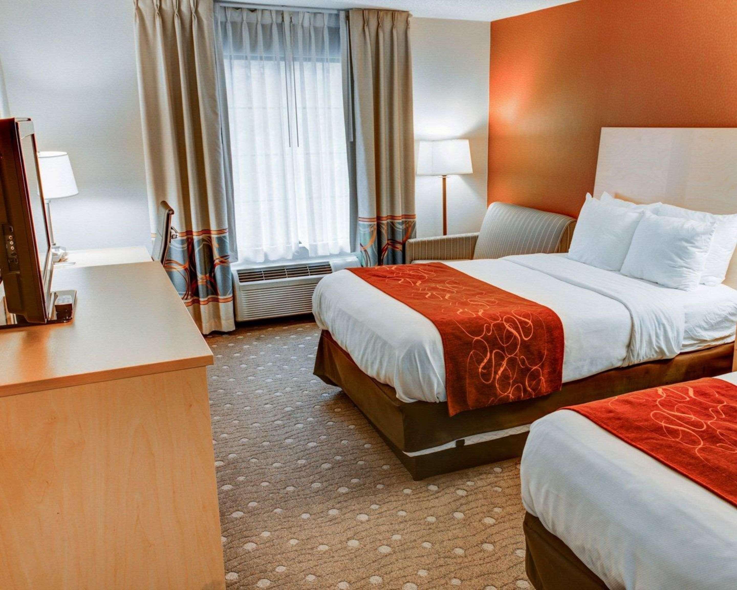Comfort Suites Pittsburgh Airport Robinson Township  Exterior photo