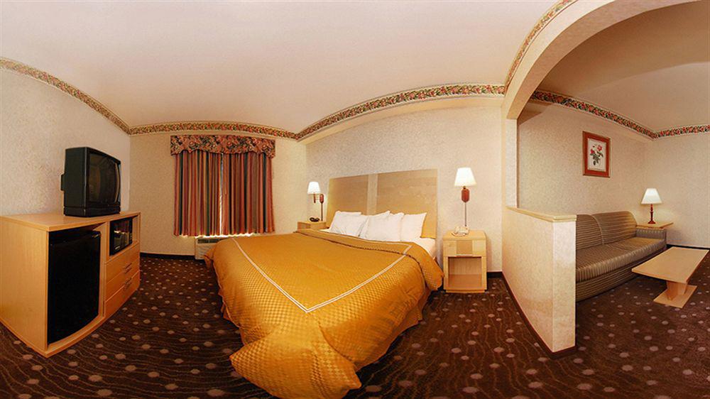 Comfort Suites Pittsburgh Airport Robinson Township  Exterior photo